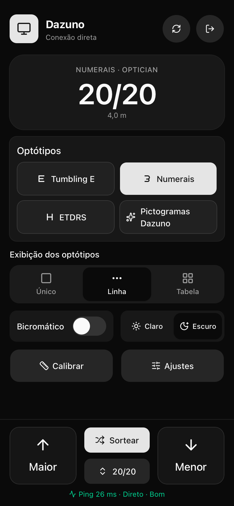 Controle remoto Dazuno no celular conectado à tela, com seleção de optótipos, modo de cor e comandos de tamanho.